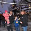Den Zauber des Illertisser Weihnachtsmarkts unter dicker Schneedecke und mit Lichterglanz haben am Samstagabend zahlreiche Menschen
genossen. 