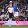 Frankreichs Wendie Renard (r) wird das Spiel gegen die DFB verpassen. Hier finden Sie Infos rund um Termin, Uhrzeit und Übertragung des Halbfinales der "Women's Nations League".