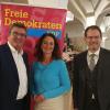 Sie treten bei den Wahlen im kommenden Herbst für die FDP an (von links): Franz Josef Pschierer, Manuela Büchler und Sebastian Baumann. Die Direktkandidatin für den Bezirkstag, Martina Heizmann, wurde bei der Versammlung in Abwesenheit nominiert. 