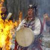 Ein ungarischer Schauspieler führt ein traditionelles Ritual zur Wintersonnenwende auf. Sie markiert den kürzesten Tag des Jahres. 