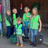 Lorena Meggle (links) aktivierte die Hochdorfer Kinder zum regelmäßigen Müllsammeln.