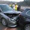 Mehrere Fahrzeuge sind auf der A7 bei Vöhringen am Samstagmorgen ineinander gefahren.