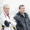Zuversichtlich und konzentriert blickt das Gersthofer Trainergespann Robert Walch (rechts) und Gerhard Hildmann dem heutigen Pokalkracher gegen den Drittligisten SpVgg Unterhaching entgegen. 
