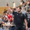 Trainer Andreas Dittiger und die Handballer des TSV Friedberg wollen auswärts den ersten Sieg einfahren. 