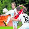 Der Ulmer Kapitän Christian Sauter (li.) traf im WFV-Pokalspiel bei der TSG Balingen zwei Mal, konnte damit aber die Niederlage seiner Mannschaft (re. Marvin Länge), verbunden mit dem Aus im Wettbewerb, nicht verhindern. Foto: Bernard Moschkon