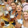 Auf dem Münchner Oktoberfest geht es nicht immer nur friedlich zu. Bei der Anlaufstelle "Sichere Wiesn" finden Mädchen und Frauen Unterstützung.