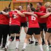 So einige Erfolge feierten die Handballerinnen des TSV Aichach um Trainer Martin Fischer (links) in diesem Jahr. Aktuell belegen die Paarstädterinnen Platz eins der Bezirksoberliga und dürfen weiterhin vom Aufstieg in die Landesliga träumen.  	