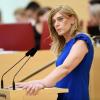 „Transidentität ist keine Krankheit und auch keine Modeerscheinung“, betont Ganserer. Seit der ersten Plenarsitzung 2019 erscheint sie als Frau im Bayerischen Landtag.