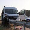 Unfall auf der A8 zwischen den Anschlussstellen Burgau und Zusmarshausen. Ein Wohnmobil landete nach einem Fahrfehler auf der Leitplanke. Es entstanden etwa 45.000 Euro Sachschaden und fünf Kilometer Rückstau. 