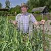 Unser Stiller Held Karl Dirscherl hat unter anderem die Weidenzäune im Steinzeitdorf geflochten und ist für den Acker verantwortlich.