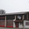 Das Feuerwehrgebäude in Aindling an der Peter-Sengl-Straße ist nach Angaben der Freiwilligen Feuerwehr zu eng. Die Kameraden bemängeln, dass sie in ihrer Einsatzfähigkeit eingeschränkt sind.  
