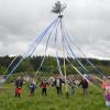 Die Kinderjugendgruppe „Fruchtzwerge“ des Gartenbauvereins Ellerbach-Fultenbach probt fleißig für den Maibaumtanz. Mit ihren weißen und blauen Bänder haben sie in den vergangenen Wochen eine neue Choreografie einstudiert.  	