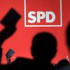 Die SPD-Mitglieder stimmen über den Koalitionsvertrag mit CDU und CSU ab - und damit auch über eine Fortsetzung der Kanzlerschaft von Angela Merkel.