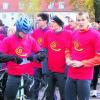 Mit diesen roten "Friedberg-bewegt-sich" T-Shirts zieht sich die Radlerschlange am 30. Mai durch alle Friedberger Ortsteile. Foto: Brigitte Glas