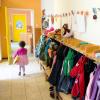 Der ständige Wechsel von Schließungen, Öffnungen und Phasen der Notbetreuung in den Kindertagesstätten ist belastend für die Kleinsten.