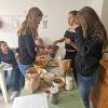 Beim Fair-Trade-Tag am Dominikus-Zimmermann-Gymnasium in Landsberg fand ein Workshop unter dem Motto „Faires und nachhaltiges Kochen“ statt.