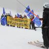 Naturschützer haben am Sonntag in Bayrischzell gegen einen geplanten Speichersee für Schneekanonen protestiert.