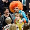 Bundeskanzlerin Angela Merkel (CDU, 2.v.r.), Drag Queen Olivia Jones (M) und Jogi Löw (l) vor der Wahl des Bundespräsidenten.