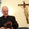 Kardinal Meisner, hier im September 2012, sieht eine «Katholikenphobie» in der Gesellschaft. Foto: Uwe Zucchi dpa