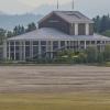 Das Festspielhaus in Füssen liegt direkt am Forggensee. Während der Sanierungsarbeiten am Damm war auch hier 2018 kein Wasser zu sehen.