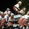 Herzallerliebst: die Kinder des Spatzen-Chores als Füchslein-Schar in Kay Metzgers erster Inszenierung in Ulm. 	<b>Foto: Kerstin Schomburg</b>
