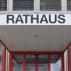 Das Rathaus in Kaufering. Die amtierende Bürgermeisterin Bärbel Wagener-Bühler wird ihr Amt Ende August niederlegen. Am 6. Oktober wird ein Nachfolger gewählt. Die ersten Kandidaten stehen offenbar schon fest. 