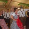 Die Laugnaer Volkstanzgruppe, bestehend aus Gemeinderäten, Bürgermeister und anderen Tänzern, zeigten verschiedene Volkstänze, unter anderem den Waldegger und Sterntanz. 
