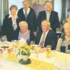 Diese Paare konnten in diesem Jahr goldene Hochzeit feiern (sitzend von links) Anton und Maria Maucher, Anneliese und Fritz Schmid, Anneliese und Max Unglert, (stehend von links:) Martina und Josef Rogg, Bürgermeister Roland Krieger, Christine und Karlheinz Schwenk. 