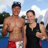 Die Triathlon-Sieger Einzelstarter 2016: der Augsburger Chris Schumann und Melanie Stern aus Eching.