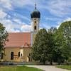 Während der Sommermonate fängt unser Fotograf Peter Fastl Impressionen aus den kleineren Orten und einigen Friedberger Stadtteilen ein. Bei seinen Rundgängen hat er auch Menschen getroffen, die in Schmiechen ihre Heimat gefunden haben.