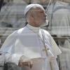 "The New Pope": Folgen, Handlung, Schauspieler, Trailer - die Infos zur Papst-Serie. Unser Bild: John Malkovich bei den Dreharbeiten zu der Serie von Regisseur Sorrentino.
