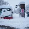 Immense Schneemassen beeinträchtigen das öffentliche Leben im gesamten Landkreis Landsberg. Die Räumfahrzeuge kommen kaum noch nach.