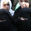 Im Islam sind viele gläubige Frauen mit Schleiern verhüllt. Die Burka ist nur die bekannteste Form der Verschleierung. Es gibt auch Nikab, Hidschab und Tschador. Ein Überblick.