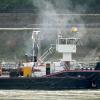 Schiffsunglück auf dem Rhein: Der Säuretanker "Synthese III" ist auf Grund gelaufen und hat stundenlang den Schiffsverkehr behindert. Der Tanker ist inzwischen geborgen.