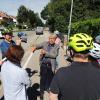 Besprechungen an neuralgischen Punkten während der Radtour durch Neuburg. Der Verkehrsexperte fordert radikale Veränderungen.