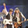 Der britische Gitarrist Jeff Beck (l) und US-Schauspieler Johnny Depp treten in der Royal Albert Hall auf.