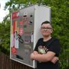 Noah Schlichter aus Neuburg stören Zigarettenautomaten, so wie dieser hier an der Ecke Theo-Lauber-Straße/Schwemmstraße. Der 13-Jährige hat deshalb eine Petition eingereicht, mit der sich ein Ausschuss im Bayerischen Landtag beschäftigt hat. 