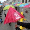 Beim Innenstadtfest im Mai gab es ein großes Programm und aufgehängte Regenschirme über der Fußgängerzone.