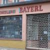 Die Filiale am Milchberg ist geschlossen. Die Weinkellerei Bayerl hat einen Insolvenzantrag gestellt. Der Verkauf in der Innenstadt geht weiter. 