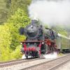 Am Ammersee entlang nach Weilheim und über Murnau nach Garmisch-Partenkirchen fährt anlässlich des Bundesverbandstags der Eisenbahnfreunde ein Sonderzug, der von der historischen Dampflok 41018 gezogen wird. 