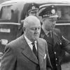 Am 28. Oktober 1960 wird der Bundestagsabgeordnete Alfred Frenzel verhaftet und später wegen Landesverrat verurteilt. Seine Karriere begann bei Augsburg. 