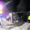 Ein Kleinlaster verunglückte in der Nacht zum Montag auf der Bundesstraße 300 auf schneeglatter Fahrbahn. Foto: Polizei