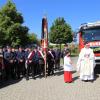 Monsignore Dr. Ernst Freiherr von Castell nahm die Segnung des neuen Löschgruppenfahrzeuges LF 10 sowie des Mannschaftstransportwagens der Freiwilligen Feuerwehr Breitenbrunn vor. 