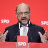 Martin Schulz ist vom kategorischen Nein zu einer Großen Koalition abgerückt und will die Entscheidung über jedwede Regierungsbeteiligung den Parteimitgliedern überlassen.