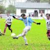 Zu einer Abwehrschlacht für den ASV Hiltenfingen (am Ball René Wendler) wurde die zweite Halbzeit der Partie gegen die TSG Stadtbergen. Foto: Reinhold Radloff