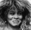 Tina Turner gelang der Weg von einer geprügelten und unterdrückten Frau zur vielleicht größten Rocksängerin aller Zeiten, zu einem Vorbild für andere. Nun ist  sie mit 83 Jahren gestorben.