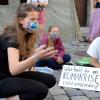 Luisa Neubauer, Klimaschutzaktivistin, war zu Besuch im Klimacamp am Augsburger Rathaus.