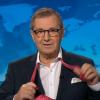 Jan Hofer, ehemaliger Chefsprecher der "Tagesschau", zog sich nach seiner letzten Nachrichtensendung die Krawatte aus.