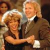 Auch in der Sendung "Wetten, dass.." war Tina Turner erfolgreich. Nach einer gewonnen Wette tanzte sie Wiener Walzer mit Moderator Thomas Gottschalk.