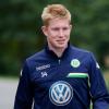 Unberührt von den Millionen die ManCity zahlen will, begibt sich Kevin De Bruyne zum VfL-Training.